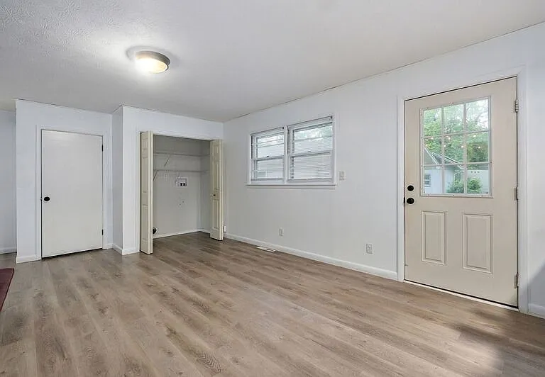906 N Belview Ave — Photo 9