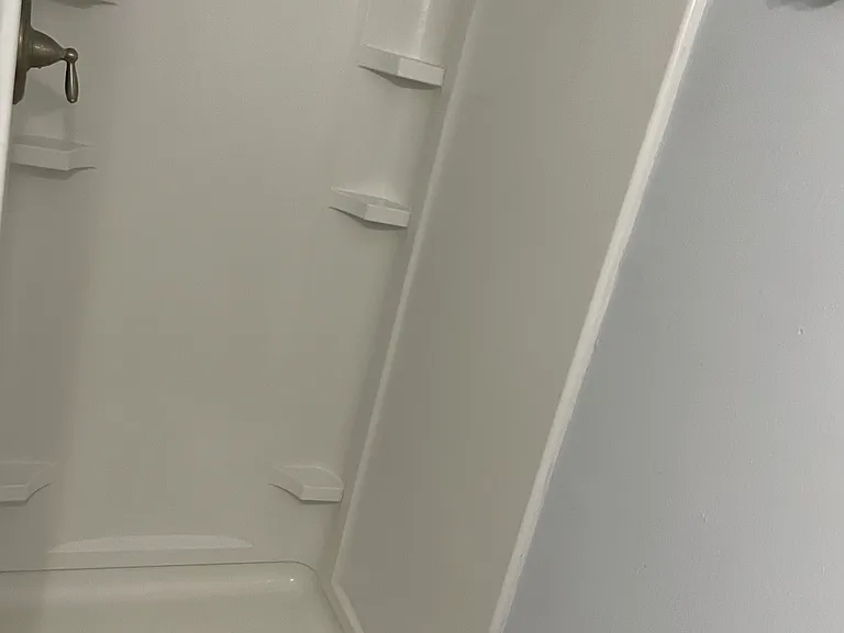 Shower bedroom 2