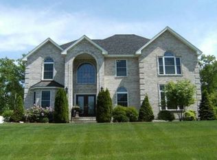 19 Hancock Rd, Windham, NH 03087