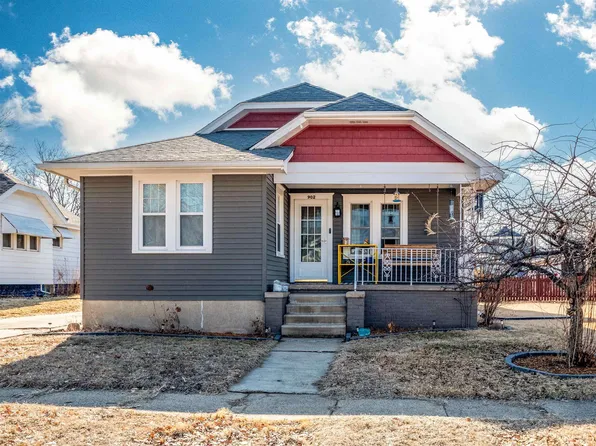 902 Saint Julian St, Pekin, IL 61554