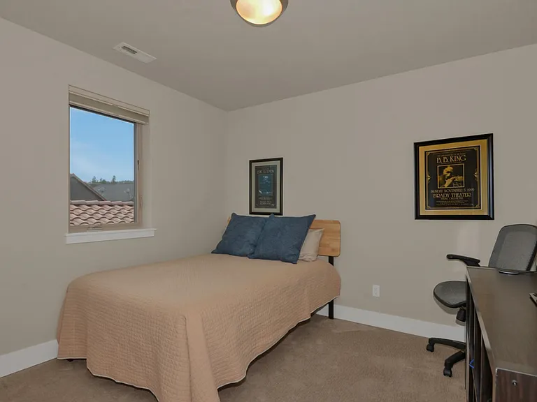 63132 NW Via Cambria — Photo 17