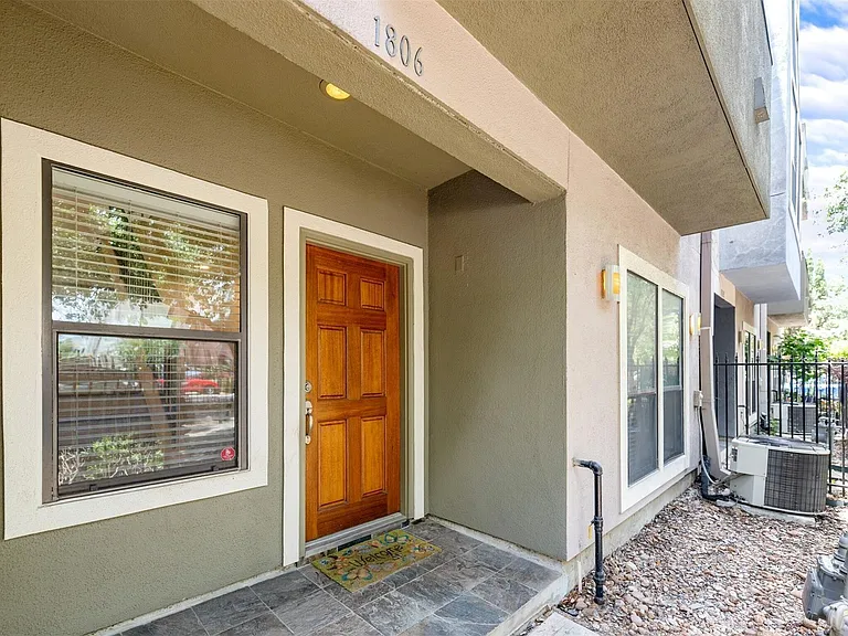 1806 Rosalie St — Photo 2
