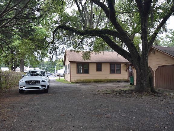 3rd image of 2910 Highmarket St.