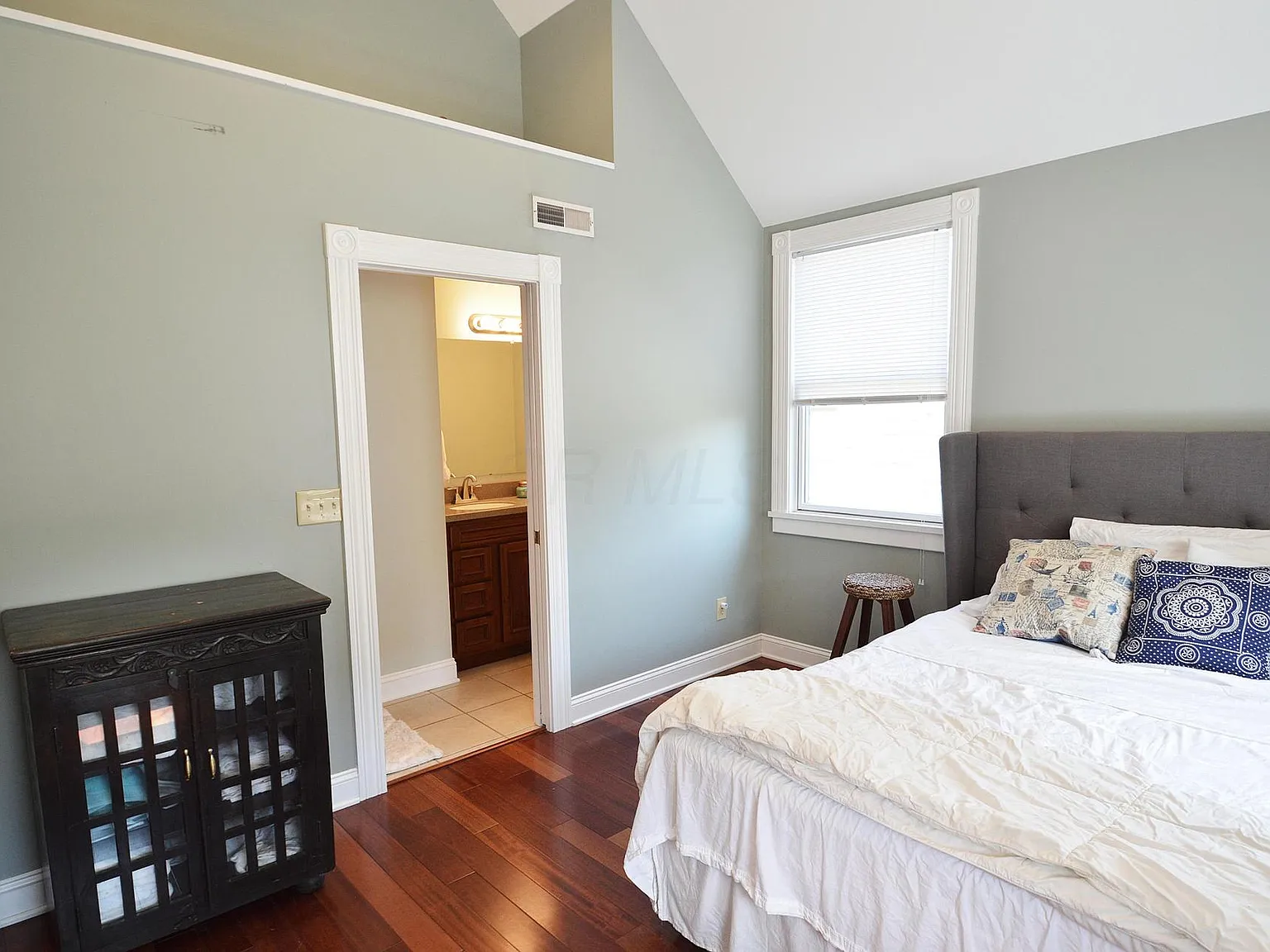 2 bed, 1372 sqft, $2,925 — Photo 2
