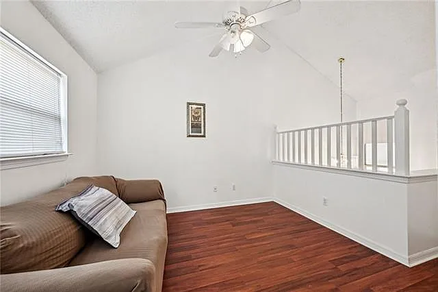114 Marina Dr — Photo 15