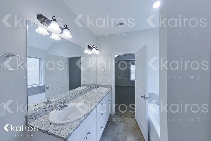 820 Heather Dr — Photo 17