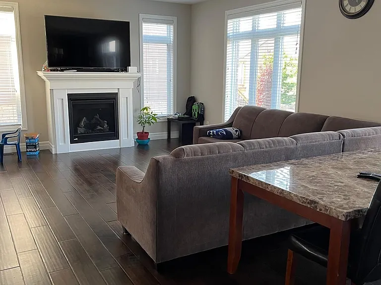 128 Ottawa Ave — Photo 4