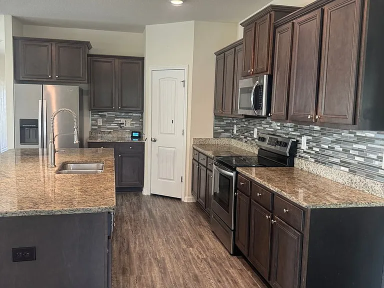 316 Merlin Ct — Photo 19