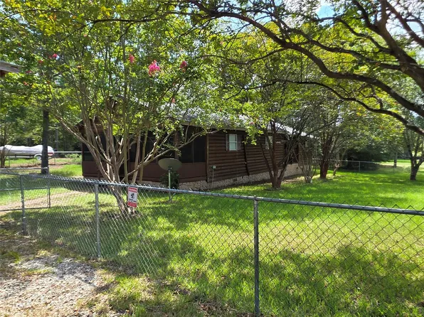 530 Kingwood Dr, Trinity, TX 75862