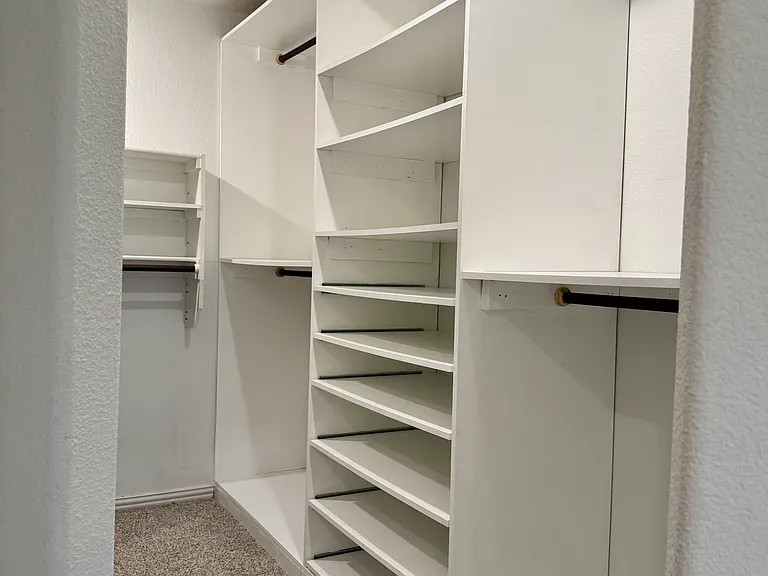 1425 Rolling Fox Dr — Photo 18