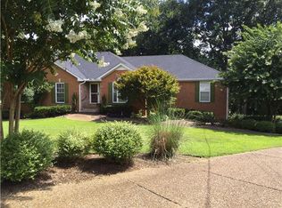 1041 Carriage Hill Dr, Hendersonville, TN 37075