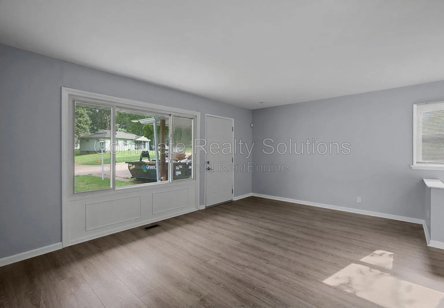 3 bed, 1.0 bath, 914 sqft, $1,295 — Photo 4