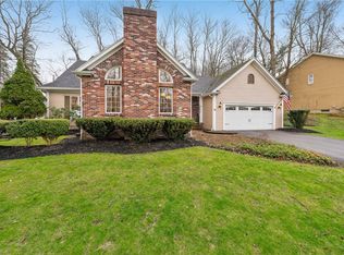 50 Bending Oak Dr, Pittsford, NY 14534