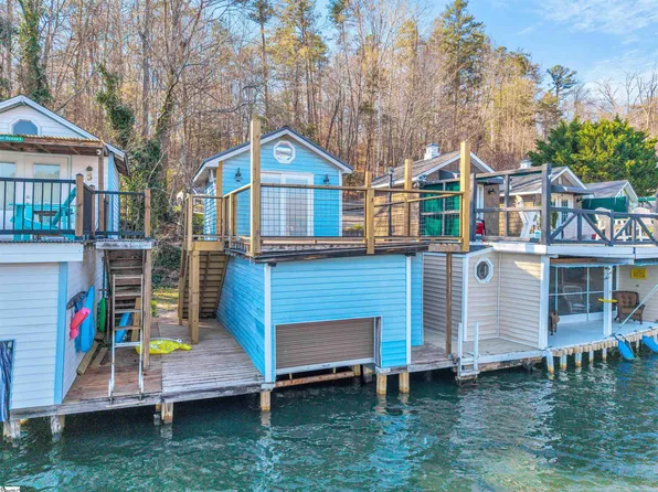 1700 W Lakeshore Dr, Landrum, SC 29356