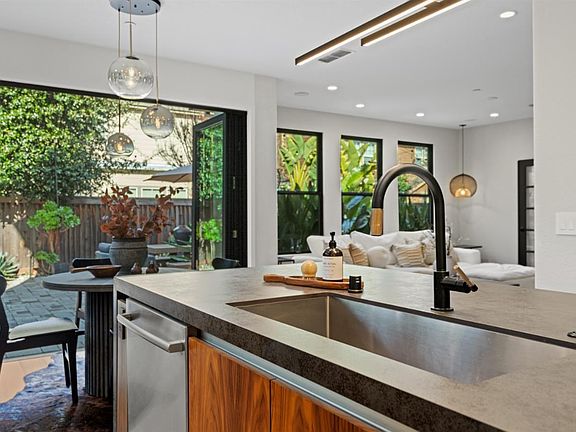 5th image of 92 Oak Grove Drive
