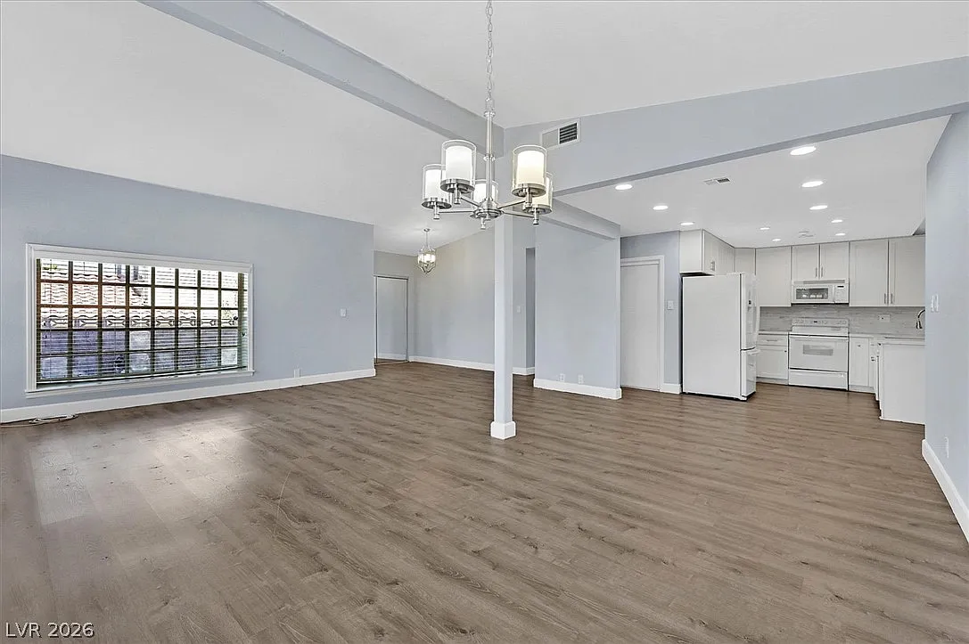 4 bed, 2.0 bath, 1946 sqft, $2,695 — Photo 4