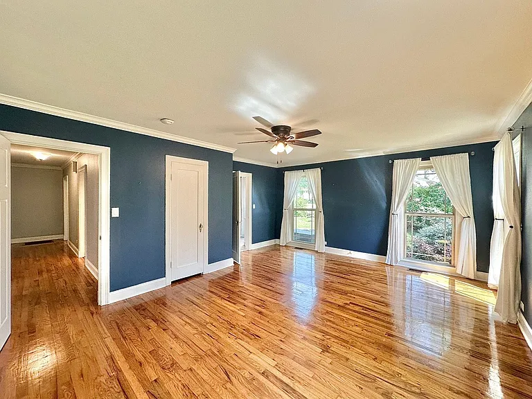 802 Hamvasy Ln — Photo 29