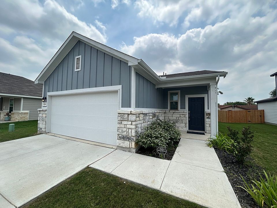 1st image of 834 Hickory Trl