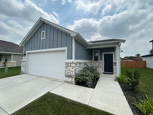 834 Hickory Trl Photo 1