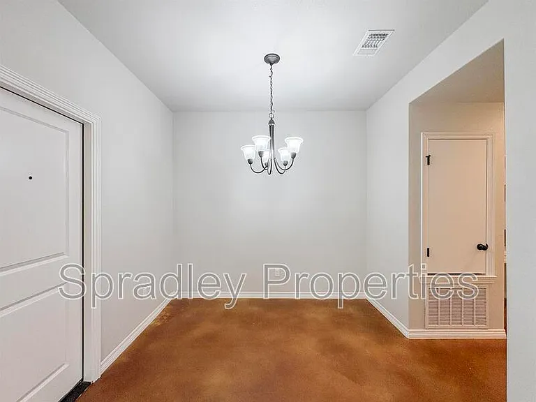 206 Juniper Dr #B — Photo 5