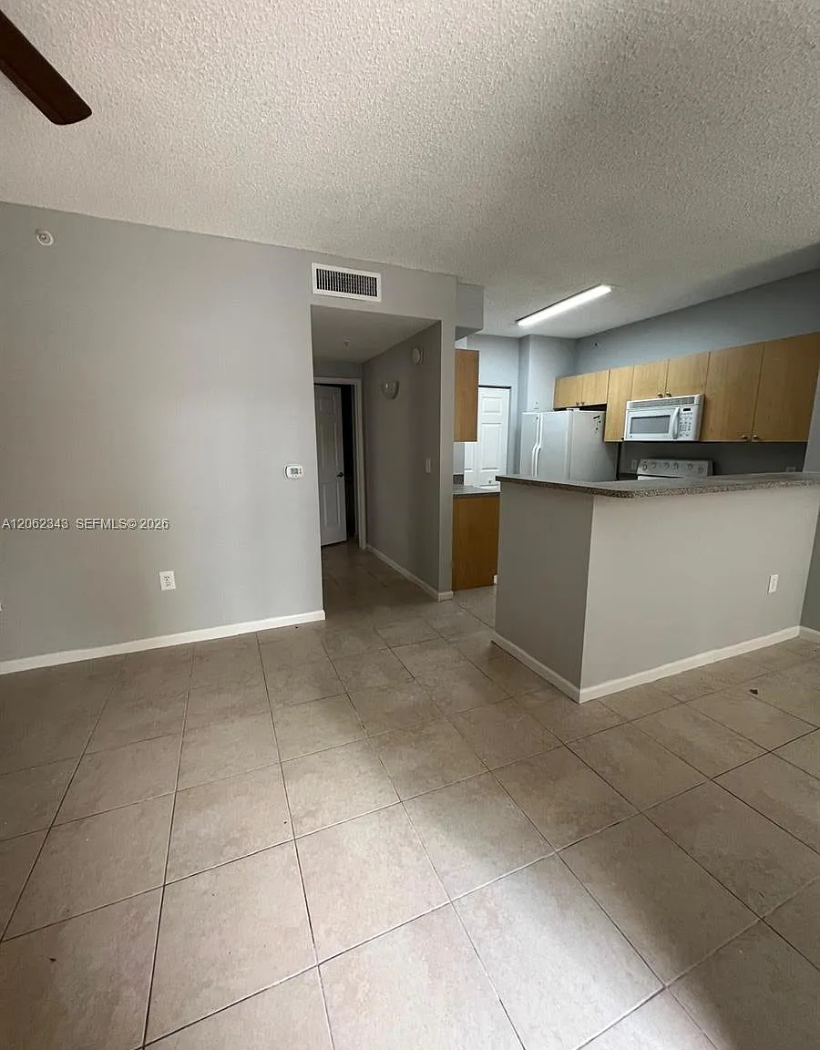 El-Ad Nob Hill Condo — Photo 2