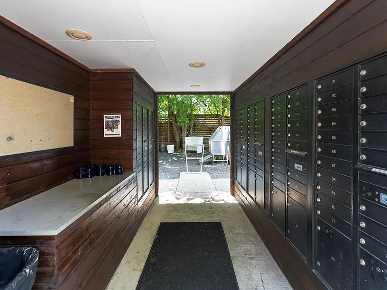 2501 Thornton Rd — Photo 19