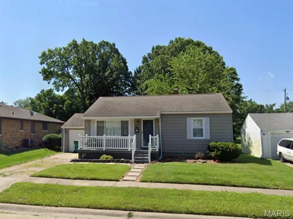 411 E 3rd St, O'Fallon, IL 62269