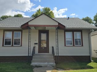 915 S 48th St, Omaha, NE 68106