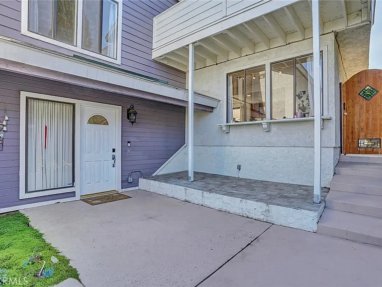 1409 Lakeside Ln — Photo 6