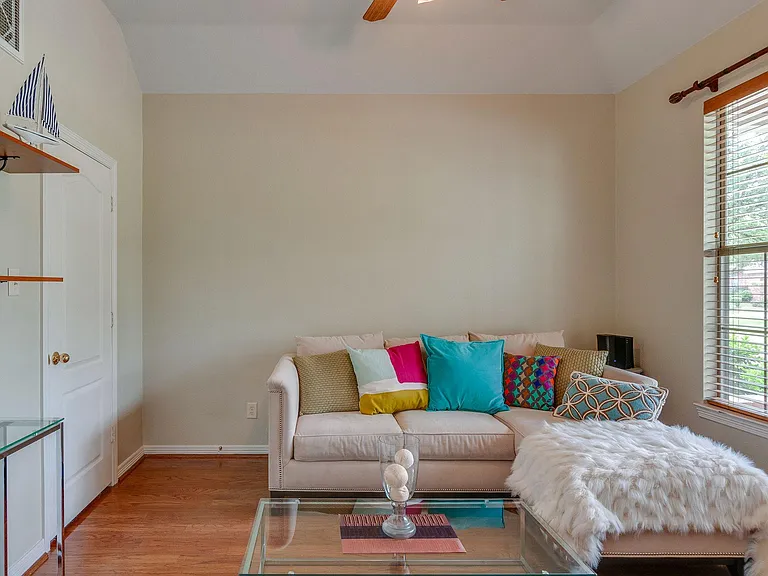 6008 Frost St — Photo 4