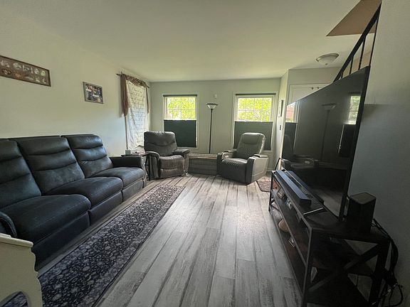 3rd image of 1804 De Forest Ln