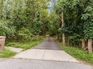 7 Woodlot Rd, Ridge, NY 11961