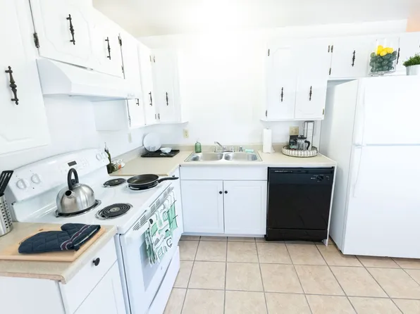 South Madison Apartments, 6905 & 6909 S Madison St #9C, Tacoma, WA 98409