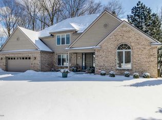 2446 Ridgecroft Ave SE, Grand Rapids, MI 49546