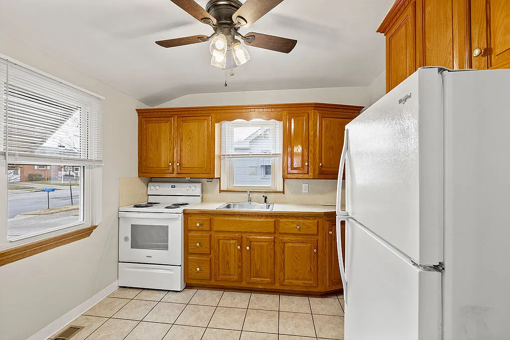 2 bed, 1120 sqft, $1,250 — Photo 3