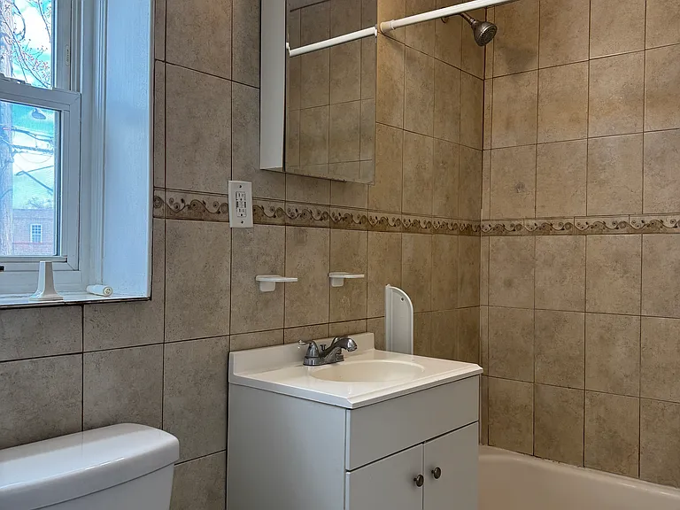 380 W Lake Ave #2 — Photo 7