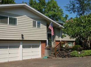 10415 SW 64th Dr, Portland, OR 97219