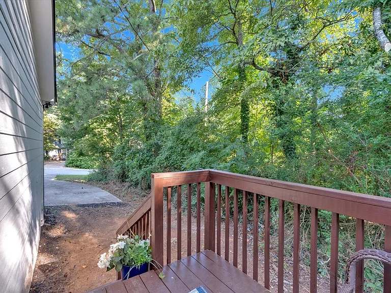 54 Mildred Ct — Photo 40