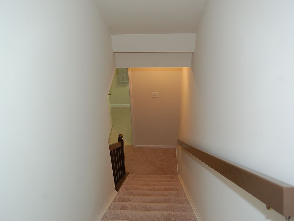 2nd image of 10205 Blake Ln
