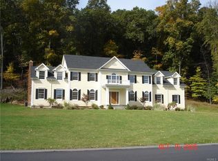 32 Fieldstone Dr, Katonah, NY 10536