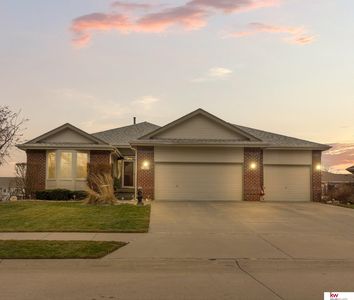 1021 Shoal Dr, Carter Lake, IA, 51510