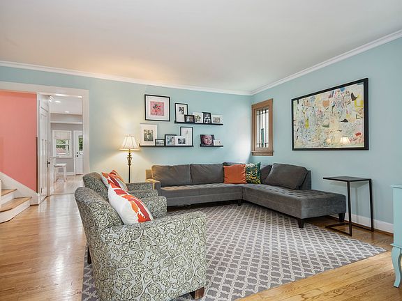 3rd image of 632 N Lombard Ave
