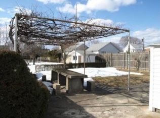 1809 Cranston St, Cranston, RI 02920