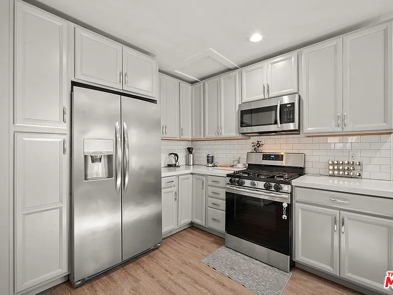 2227 Alsace Ave — Photo 12