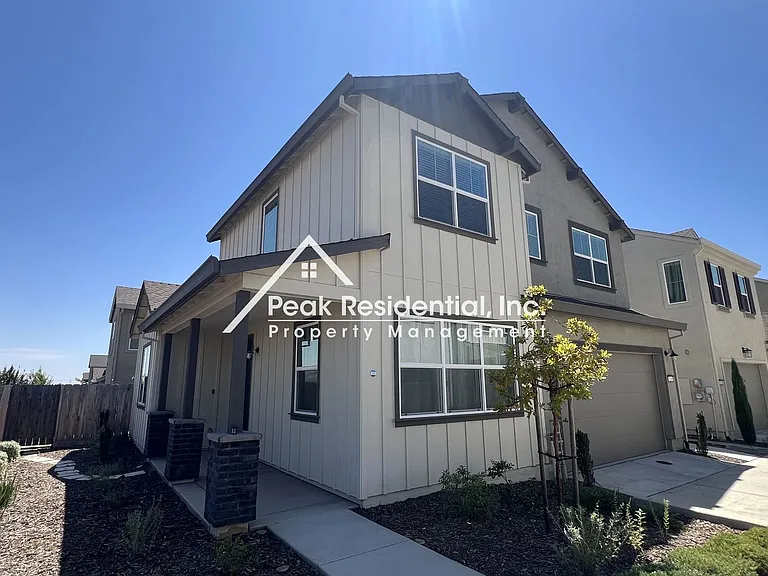 3236 Sunny Gate Ln — Photo 1