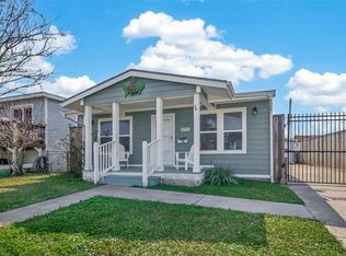 5721 Sylvia Dr, Galveston, TX 77551