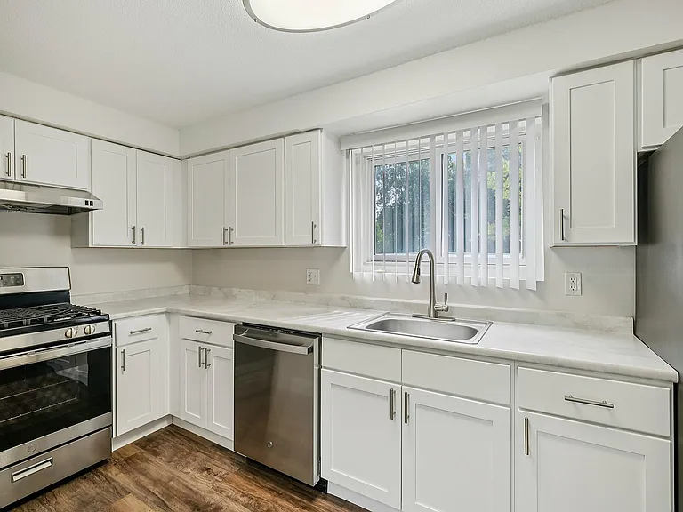 11-web-or-mls-Park St-S1807-011
