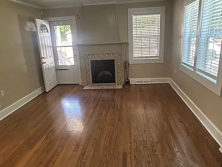 212 S Bennetts Bridge Rd — Photo 2