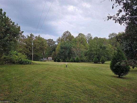 4th image of 920 Pennell Rd