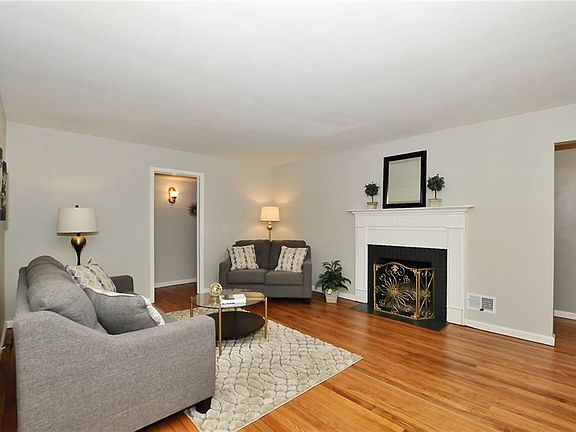 5th image of 6118 N Dearborn St